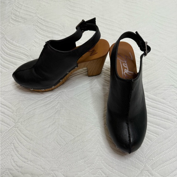 Zodiac Chessa Women’s Black Leather Platform Clogs. Size 7 - Picture 1 of 7